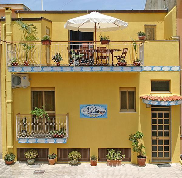 I Colori Dell'Arcobaleno Bed & Breakfast Santo Stefano di Camastra Bagian luar foto